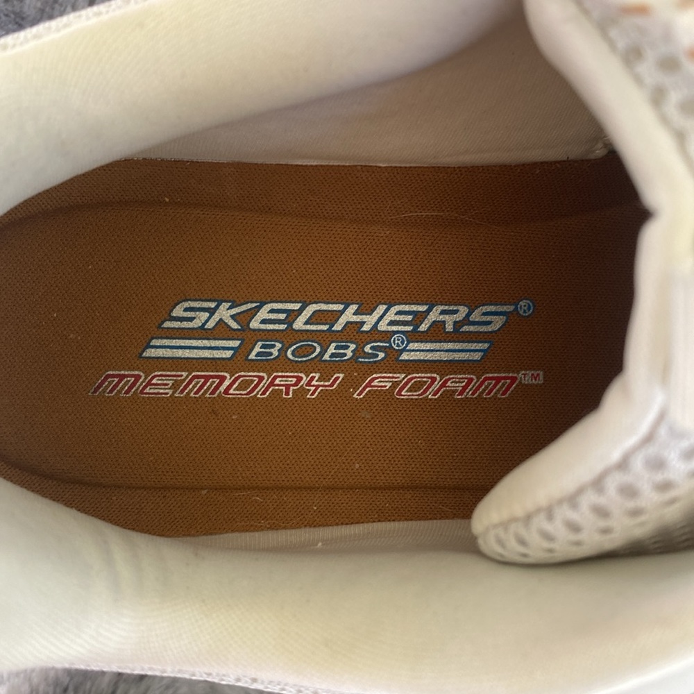 Women’s Size 8 Skechers Bobs With Memory Form - image 5
